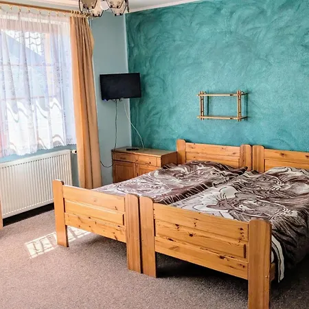 Roza Wiatrow רובי